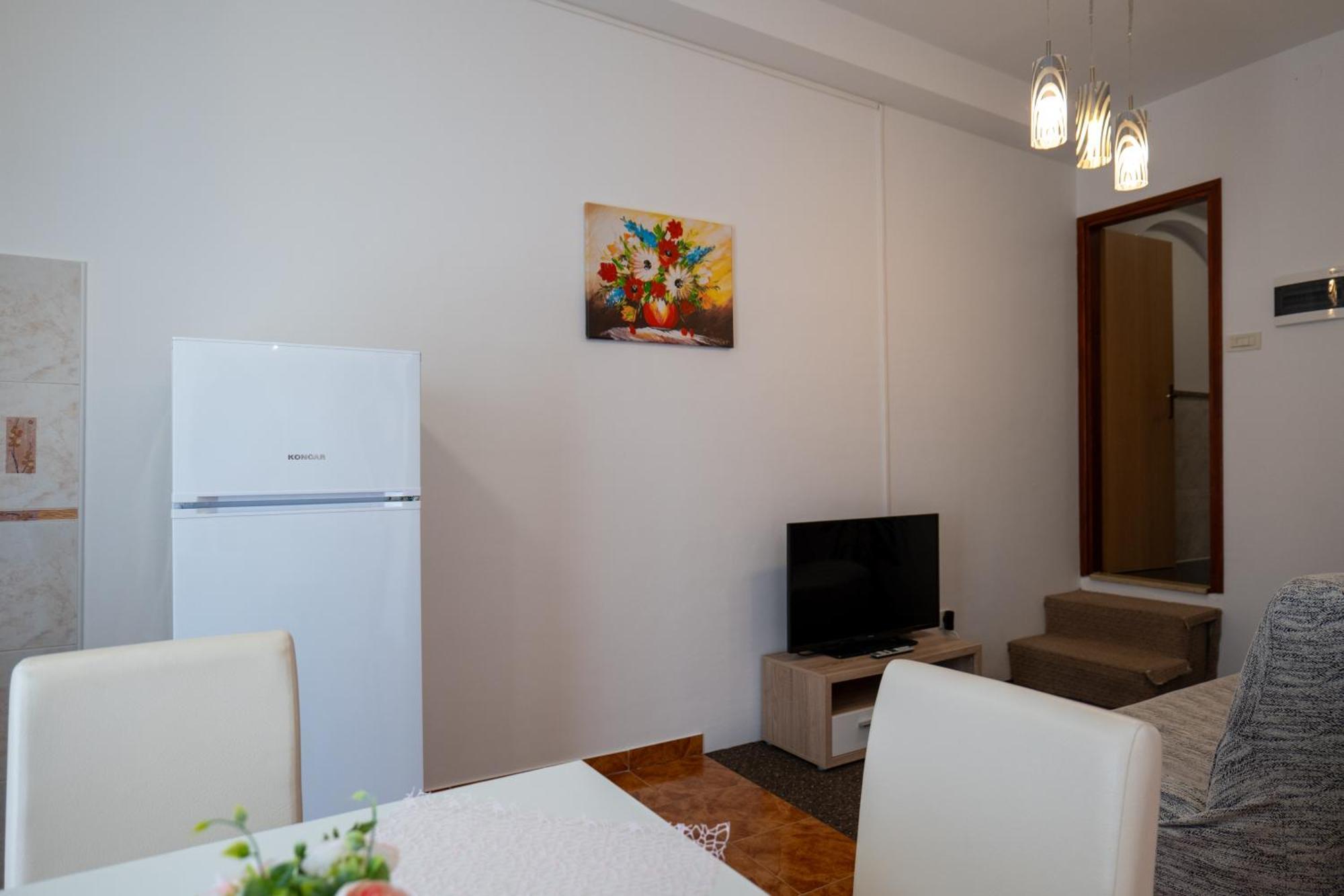 Irena'S Place A1 Ровин Стая снимка