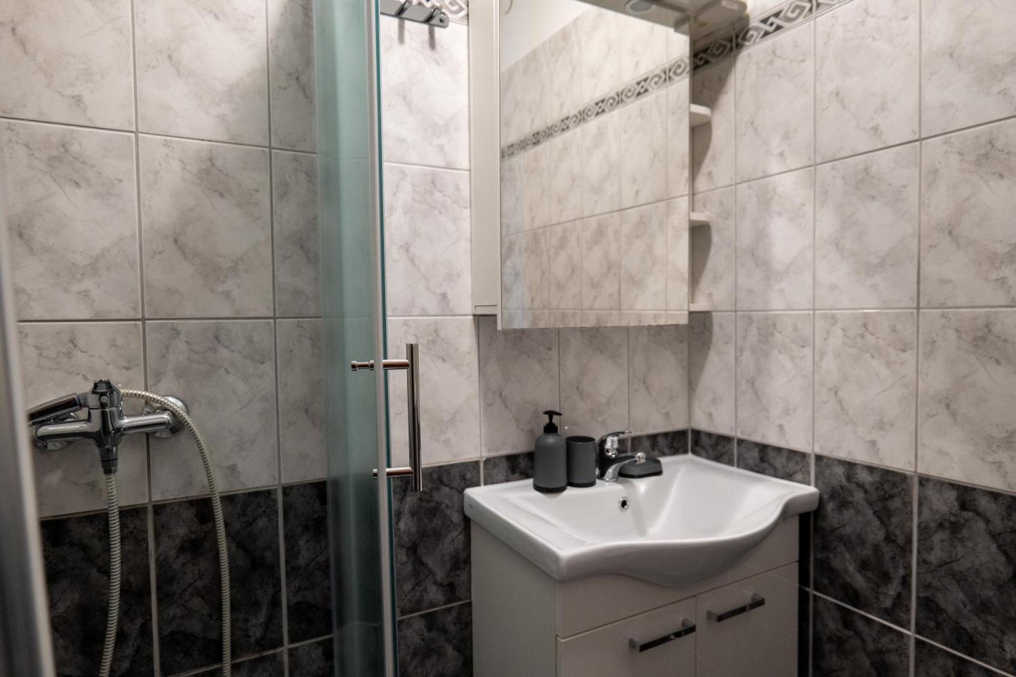 Irena'S Place A1 Ровин Стая снимка